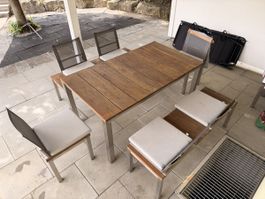 Gartentischgarnitur aus Edelstahl und Teakholz