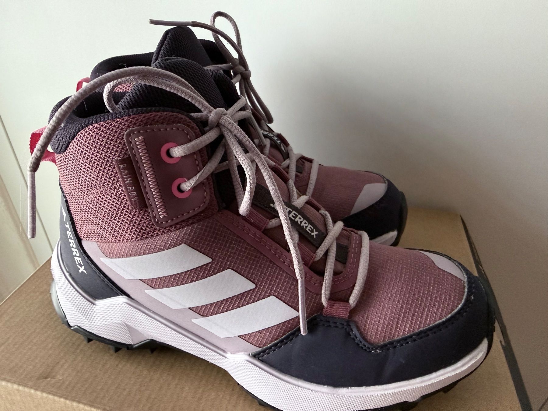 Adidas Schuhe für Mädchen: Adidas Terrex Wanderschuhe Mädchen Gr. 33 – Gebraucht aus Frauenfeld von geo_rpd9 5