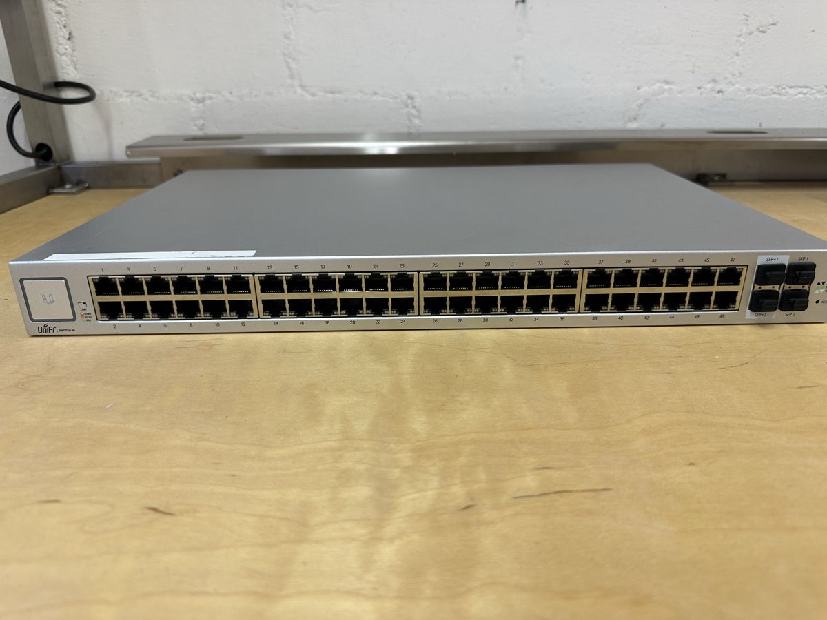 Ubiquiti Hubs & Switches: UniFi Switch 48 Port – D'occasion à Luzern par FrankGroebel