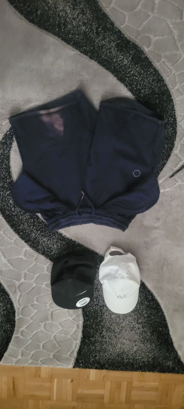 Lotti di vestiti: Ensemble 2 Casquettes & Short Marque COHL'S taille L/ Coton – Usato da Vevey venduto da obi_n8zc 2