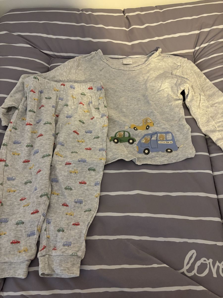 Pyjamas & Ähnliches: 2 langarm Pijamas, Grösse 86/92 – Gebraucht aus Schleinikon von jes_sl9z 1