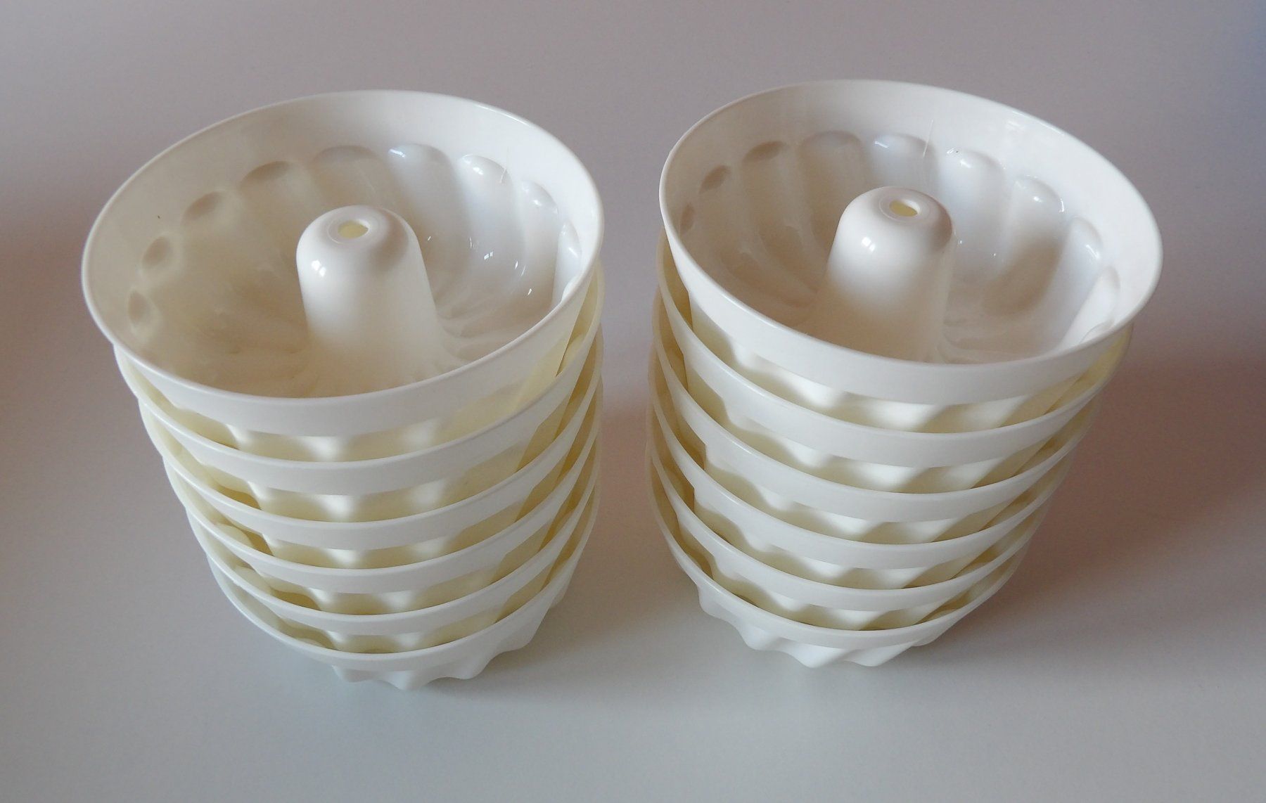 Behälter & Ähnliches: 12 Puddingförmchen, Inhalt ca. 1.5 dl – Gebraucht aus Niederlenz von Steff99