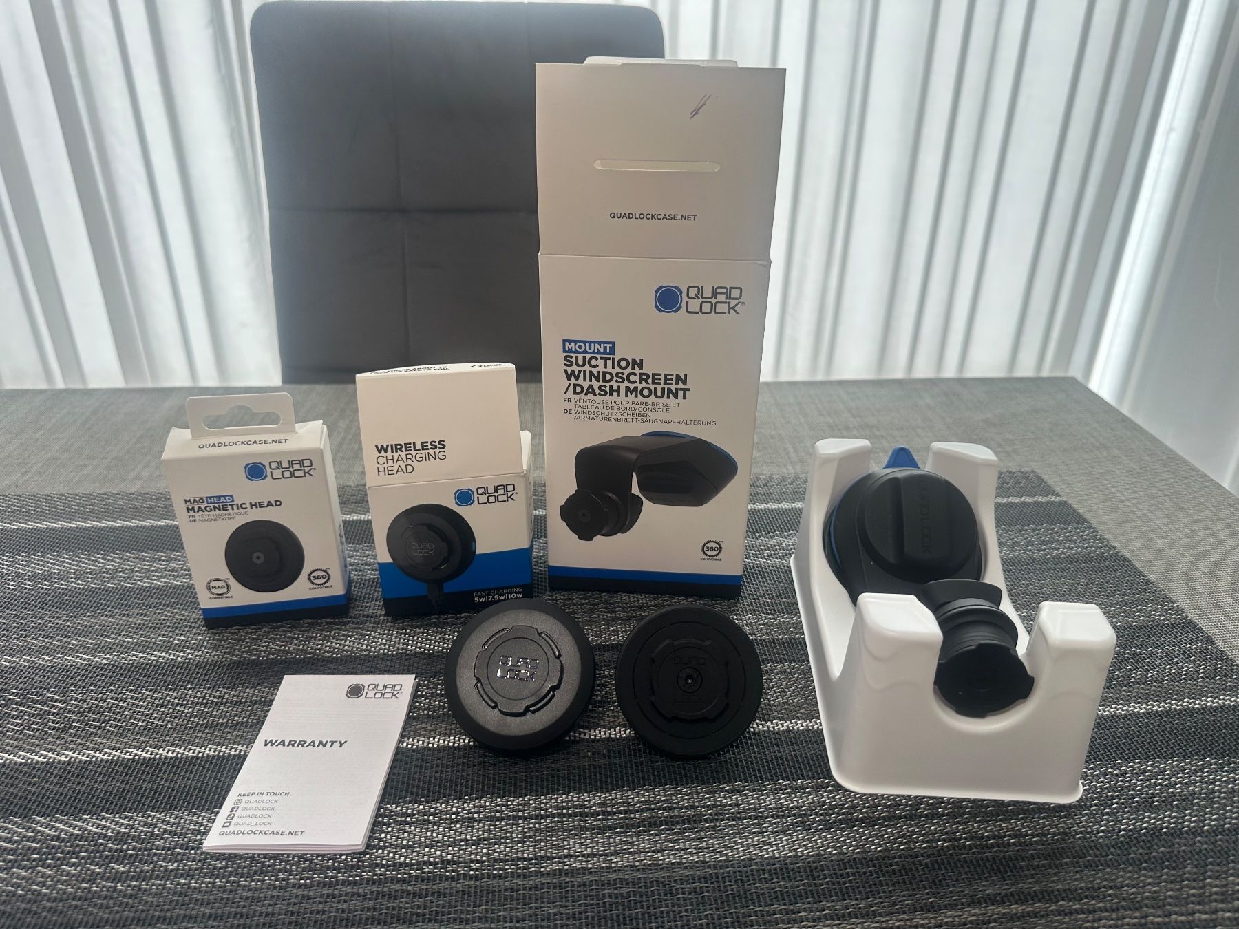 Quad Lock Halterungen: Quad Lock Car Mount V5 inkl. Mag Head+Wireless Charging Head – Neu (gemäss Beschreibung) aus Gossau (ZH) von DSCapeta