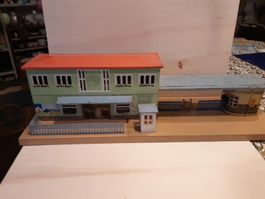 Alte Blech Spielzeug Bahnhof Anlage - Rarität!