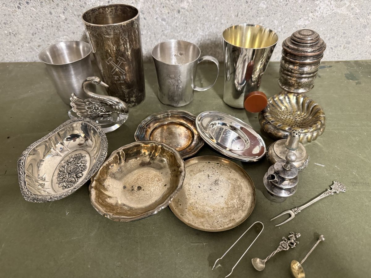 Tutte le decorazioni: Antikes Metall – Usato da Birmenstorf AG venduto da Pat_roll.