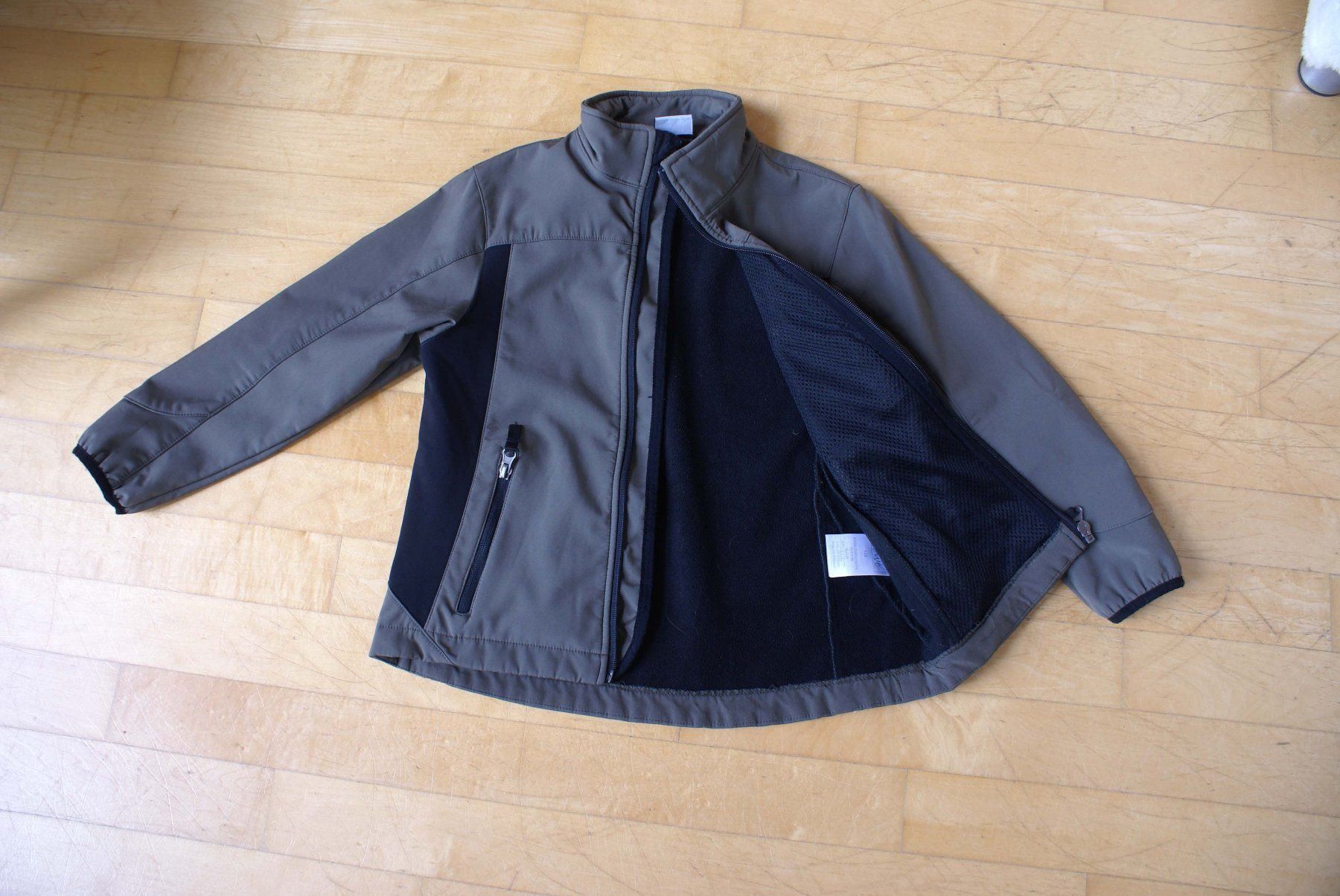 Giacche & Cappotti: Softshell-Jacke KidzAlive Grösse 128 – Usato da Wil  AG venduto da Kfloh 1