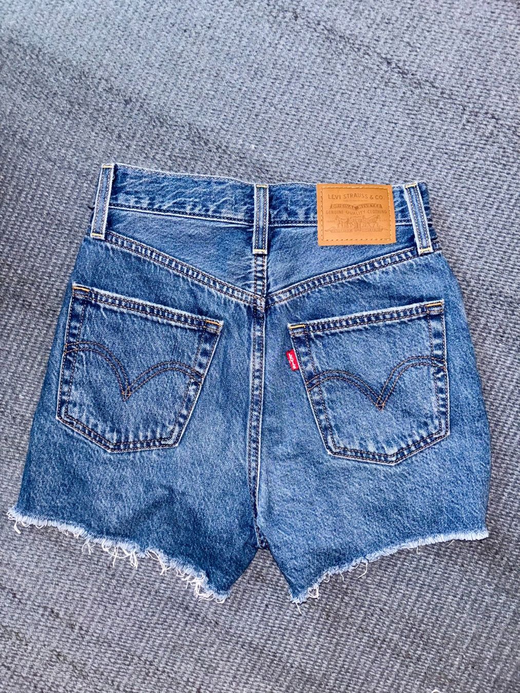 Levi's Jeans: Levi Ribcage Shorts 23 – Usato da Arlesheim venduto da schnsel 2
