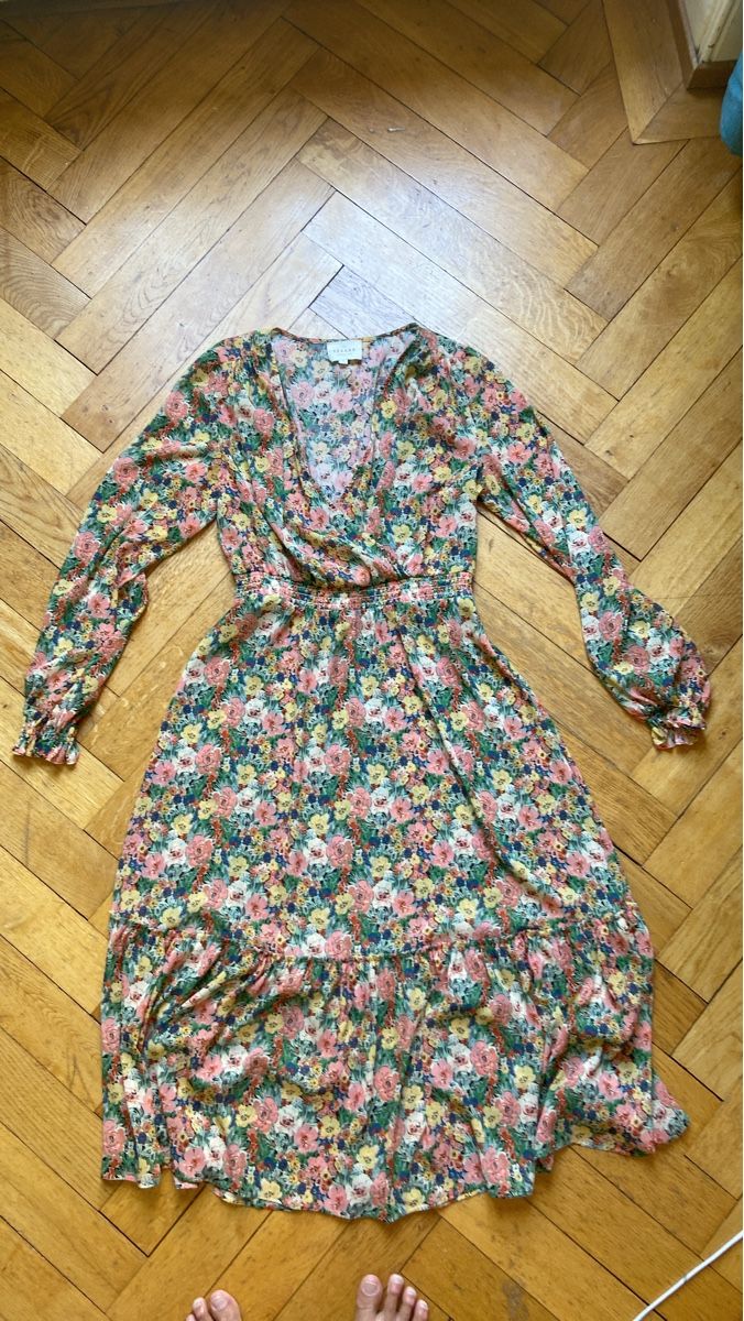 Sezane Vestiti: Vestito floreale con maniche lunghe – Usato da Lausanne venduto da lau_8vk7