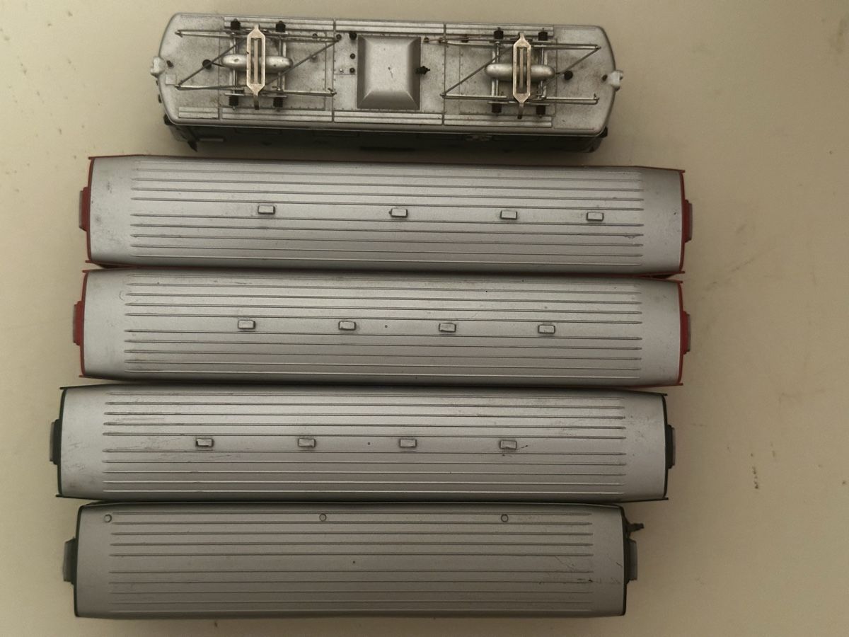 Bemo Modellini di ferrovie: BEMO Lok mit 4 Wagen ab 49.- Gebraucht  – Usato da Sennwald venduto da HARO-Import 1