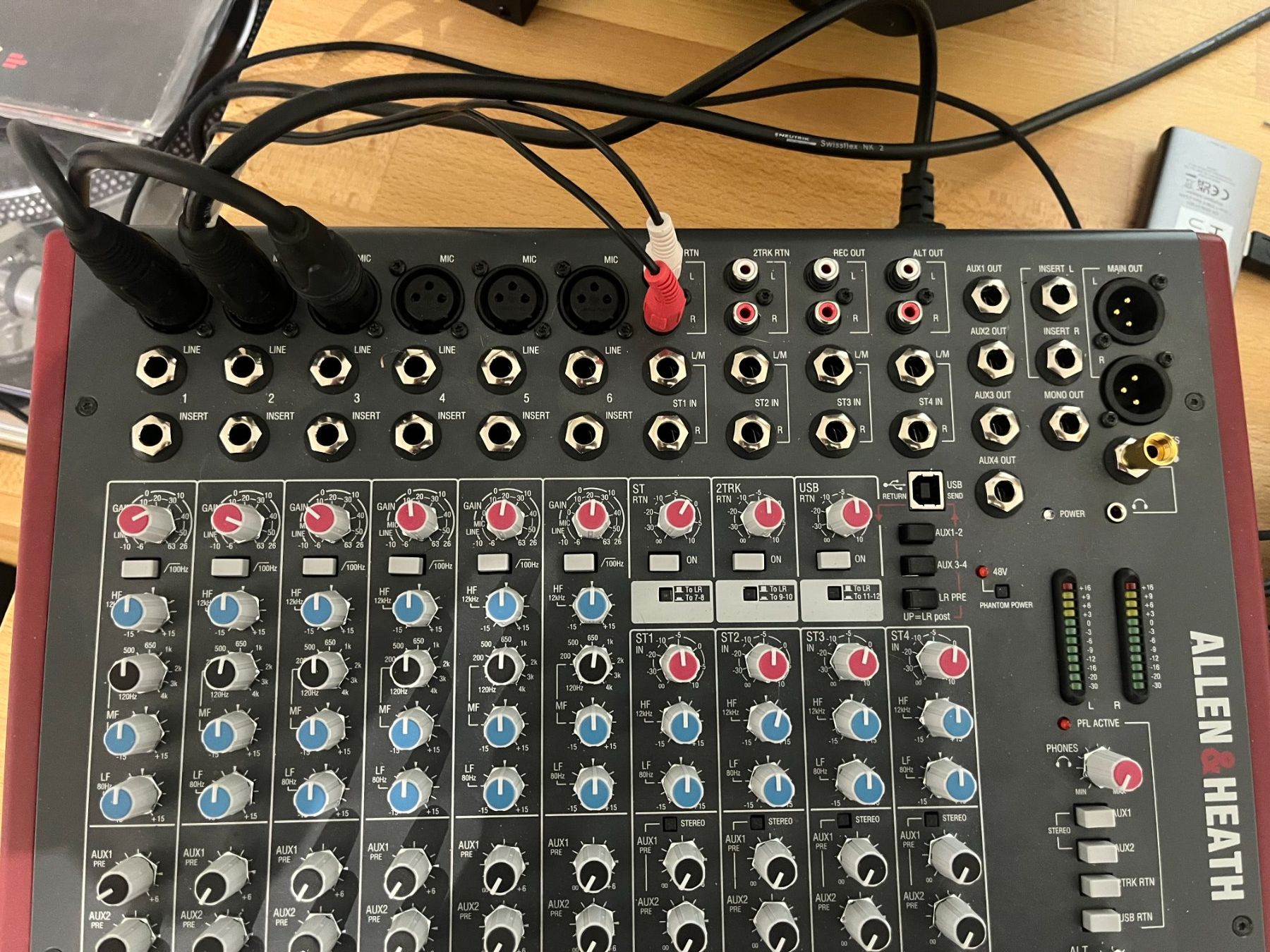 Allen & Heath Console di mixaggio: Allen & Heath ZED-14 Analogmischpult – Usato da wald zh venduto da soniq 1