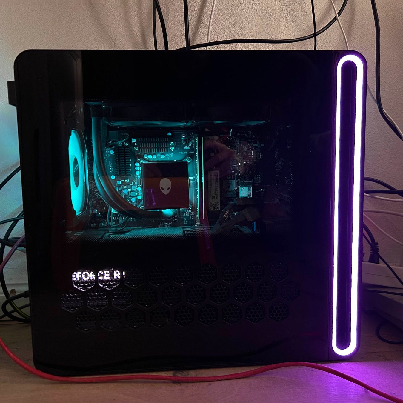 Alienware PCs: Alienware Aurora Gaming Desktop RTX 5080 – Gebraucht aus Hägendorf von olg_776w