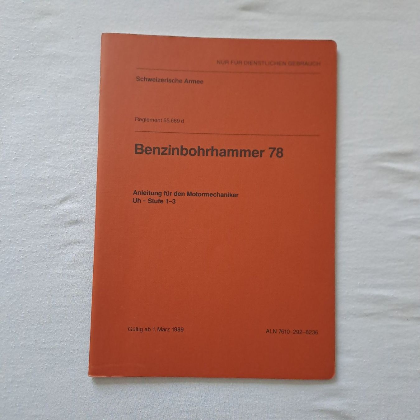 Livres: Benzinbohrhammer 78 – D'occasion à Gipf-Oberfrick par Mig_29