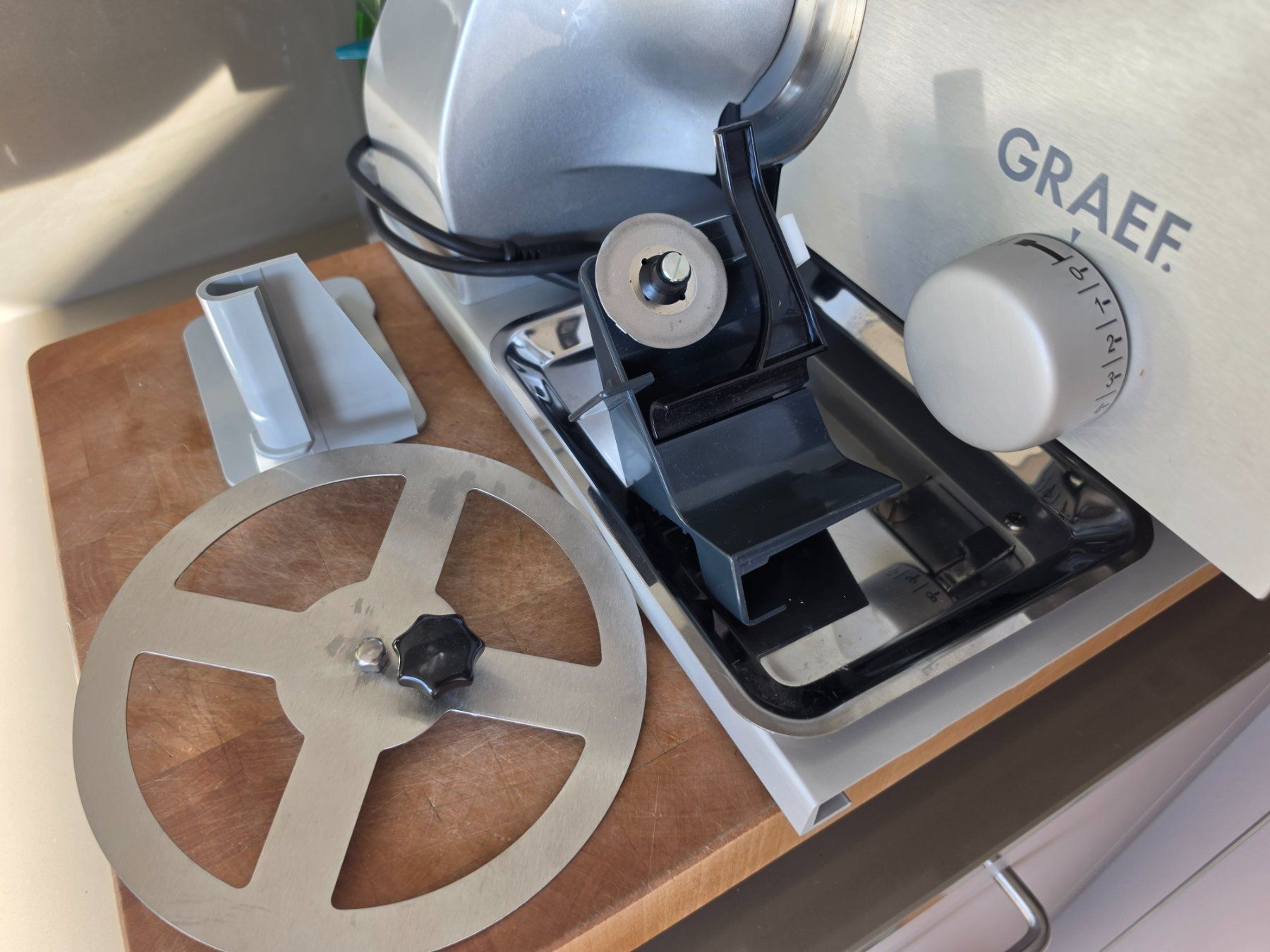 Graef Appareils de cuisine: Graef Aufschnittmaschine – D'occasion à Bad Zurzach par Luberon 1