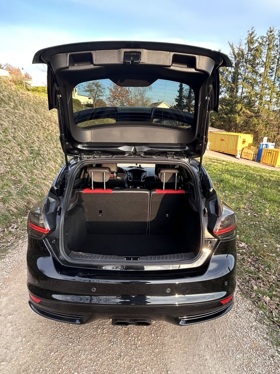 Ford Automobili: Ford Focus ST 2.0 MK3 – Usato da Rupperswil venduto da UnseenUser 4