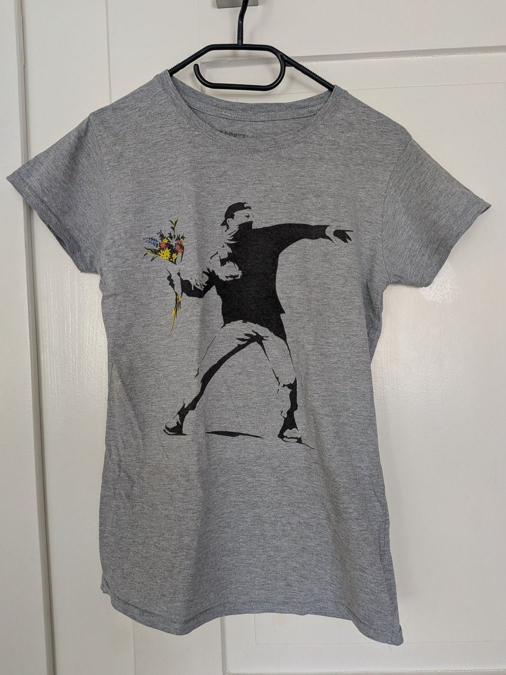 T-shirt: Bansky Flower Thrower T Shirt S – Usato da Langnau am Albis venduto da Ramuce