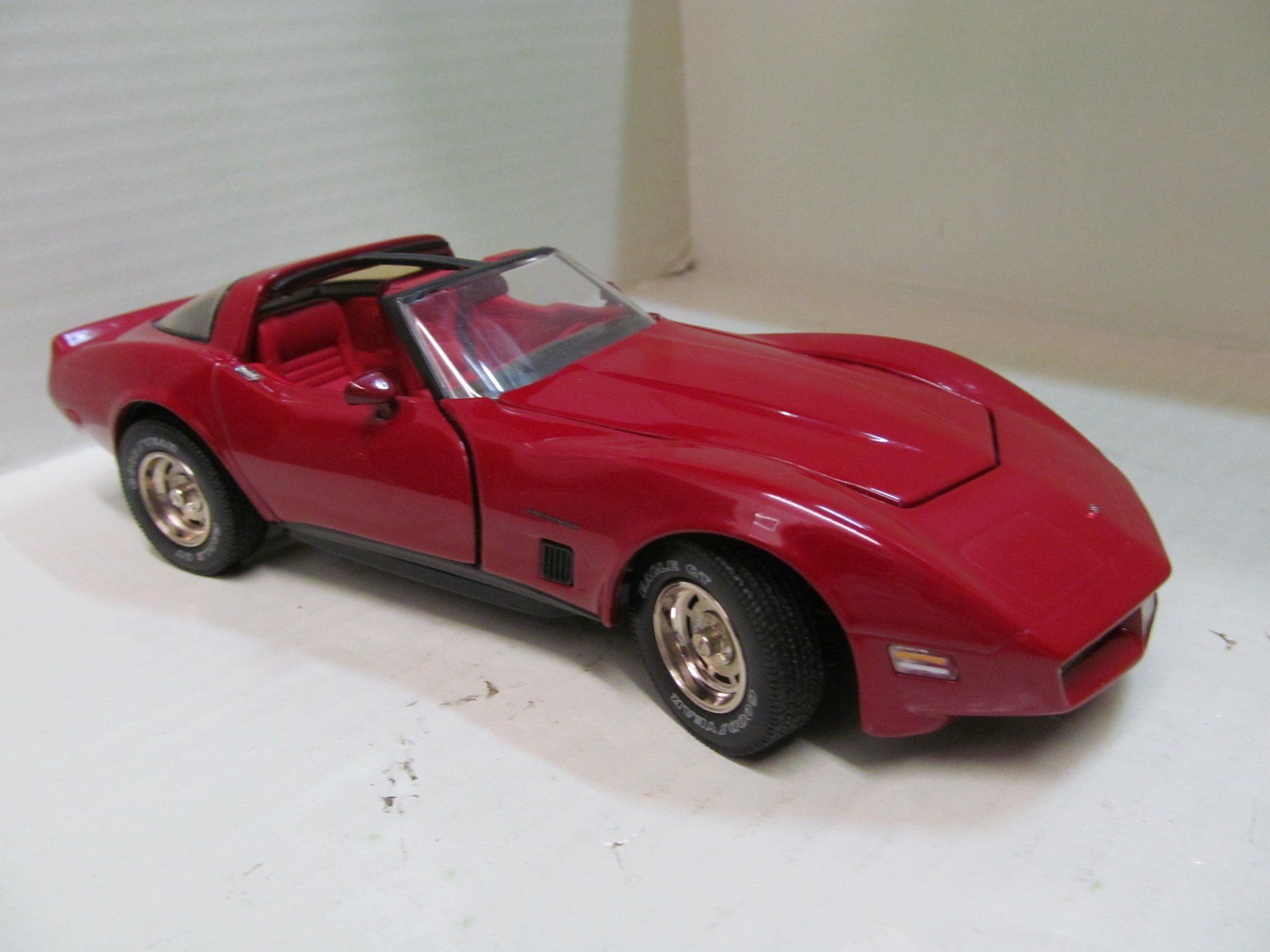 Chevrolet Modellini d'auto: CHEVROLET CORVETTE  TARGA  1982  1:24  FRANKLIN MINT – Nuovo (secondo la descrizione) da Grueningen venduto da malamut56 4