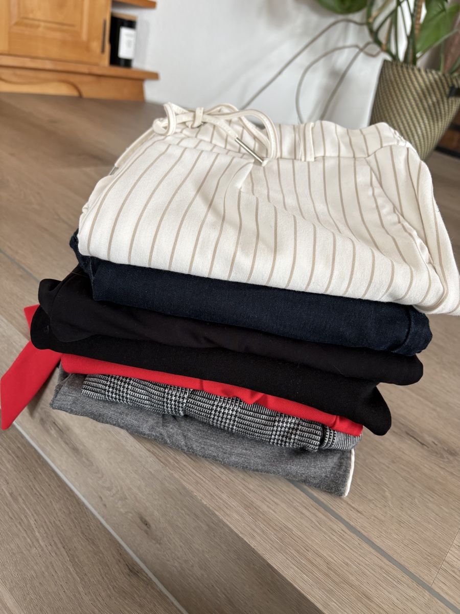 Lots de vêtements: Hosen – D'occasion à Linden par martina_iwana