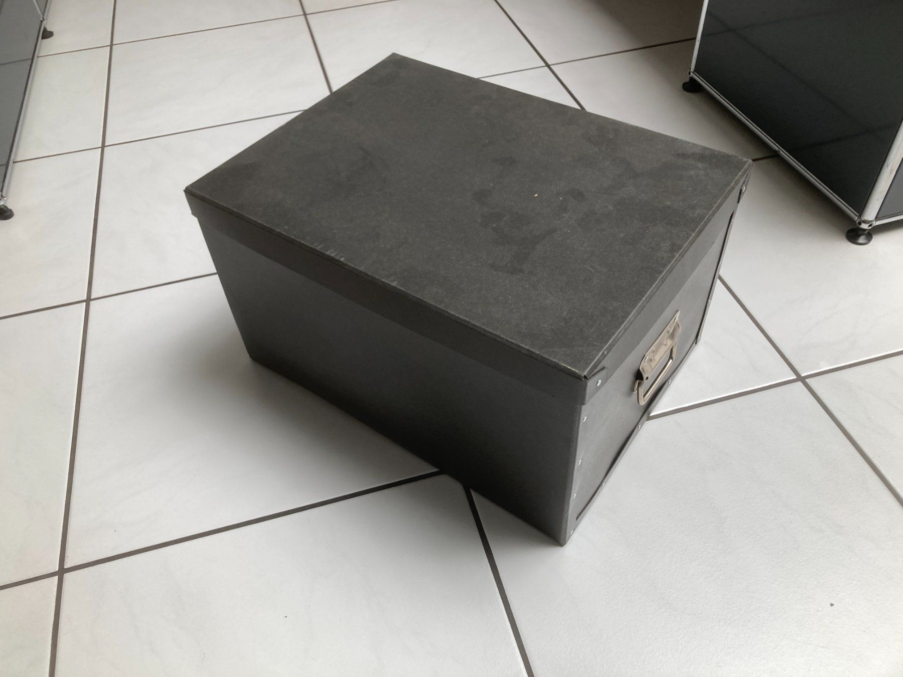 Transportkisten: Aufbewahrungsbox mit Deckel und Griff gebraucht – Gebraucht aus Cham von WB2223 1