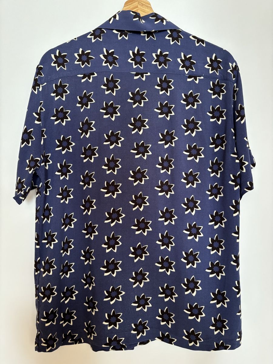Sandro Camicie: Sandro Paris Herrenhemd Blau mit Blumenmuster Gr. M – Usato da Vevey venduto da LeDressingChic 1