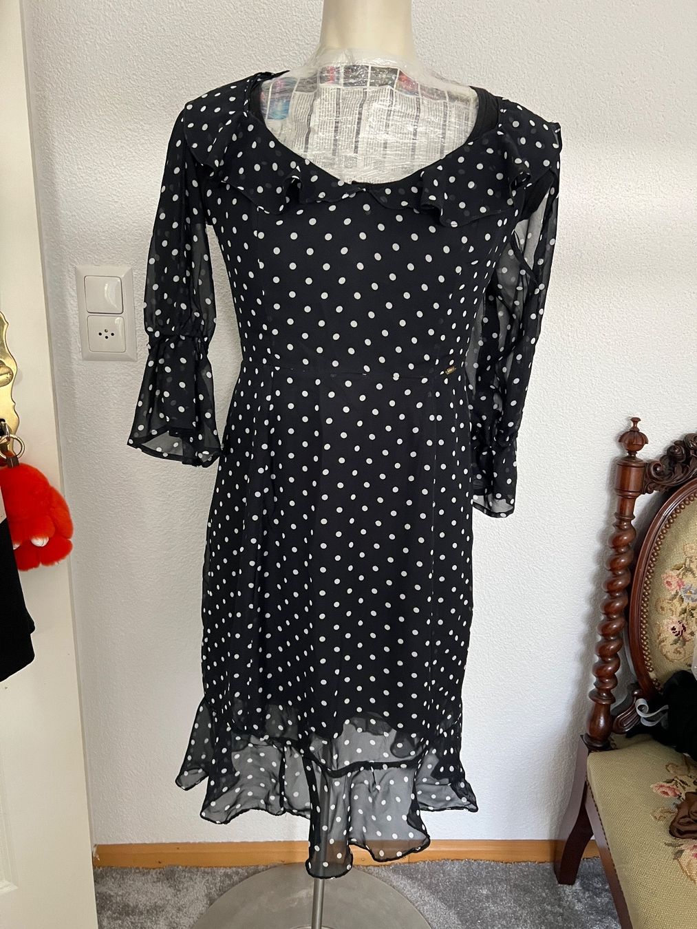 Calendari: Kleid M – Usato da Liestal venduto da Goldart