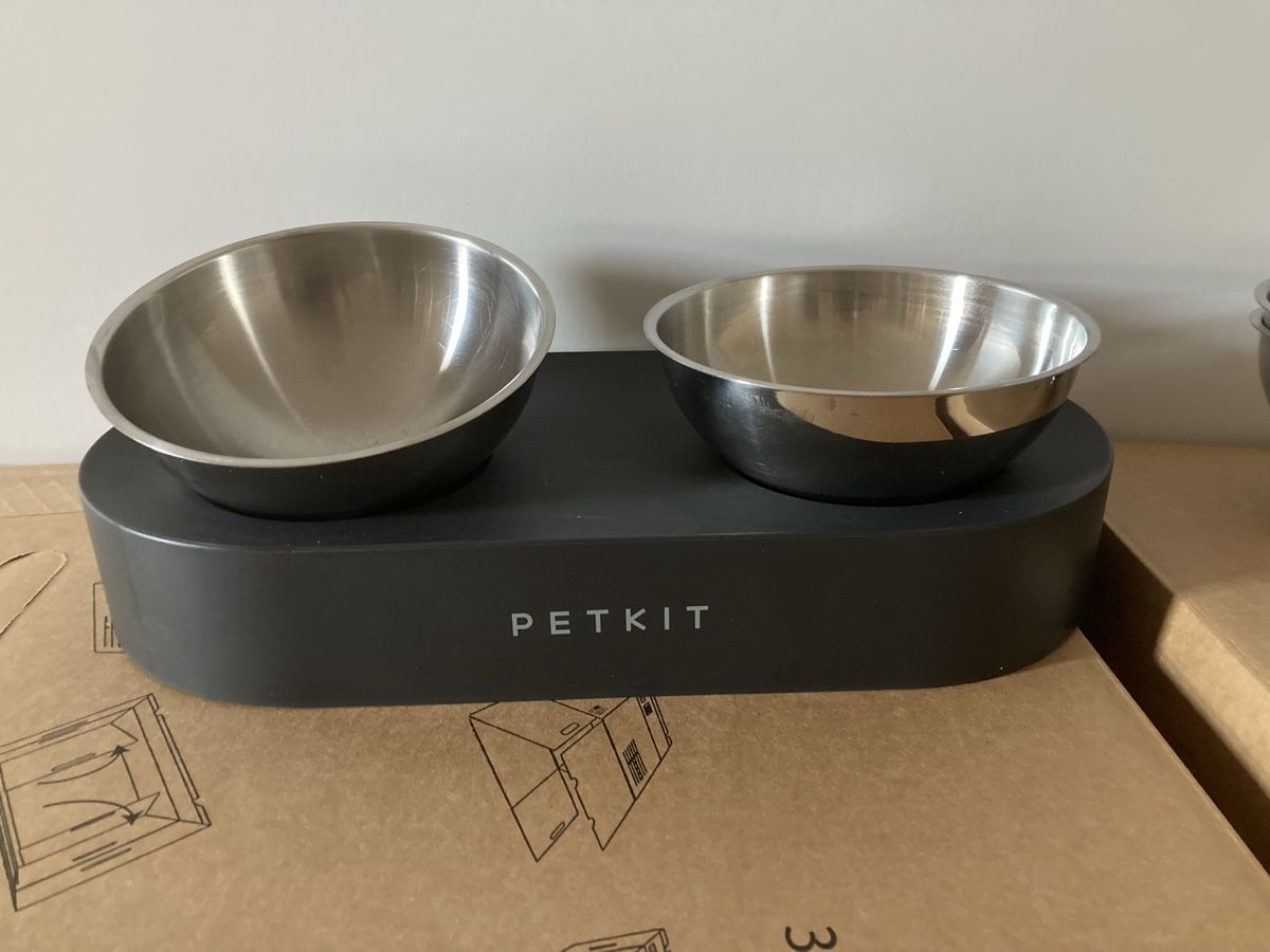 Petkit Futter: 2x Petkit Futterstation mit Edelstahlschalen – Gebraucht aus Urtenen - Schönbühl von vtr_l4nd 2