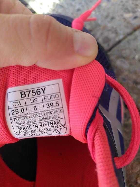 Damenschuhe: Asics Grösse 39.5 – Gebraucht aus Brugg AG von mic_yxq9 1