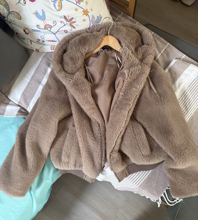 Zara Plüsch Jacke