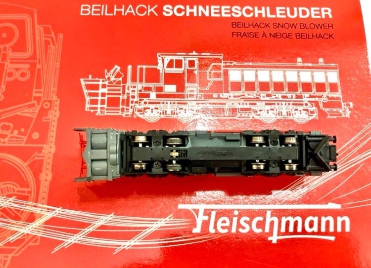 Fleischmann Modellini di ferrovie: Fleischmann Beilhack Schneeschleuder DCC Sound Lok. #700 – Usato da Oberbuchsiten venduto da Orsetto24 7