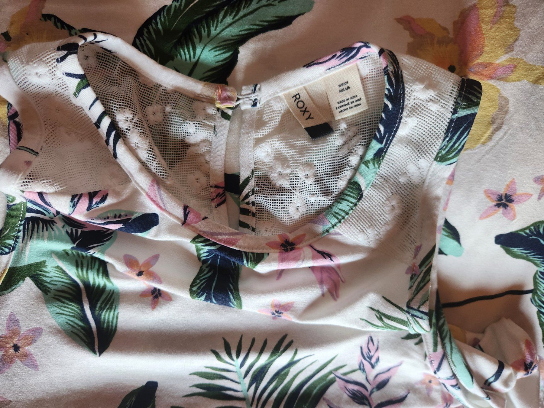 Roxy Kleider: Robe Roxy imprimé tropical blanc taille S new – Neu (gemäss Beschreibung) aus Neuchâtel von Virg30