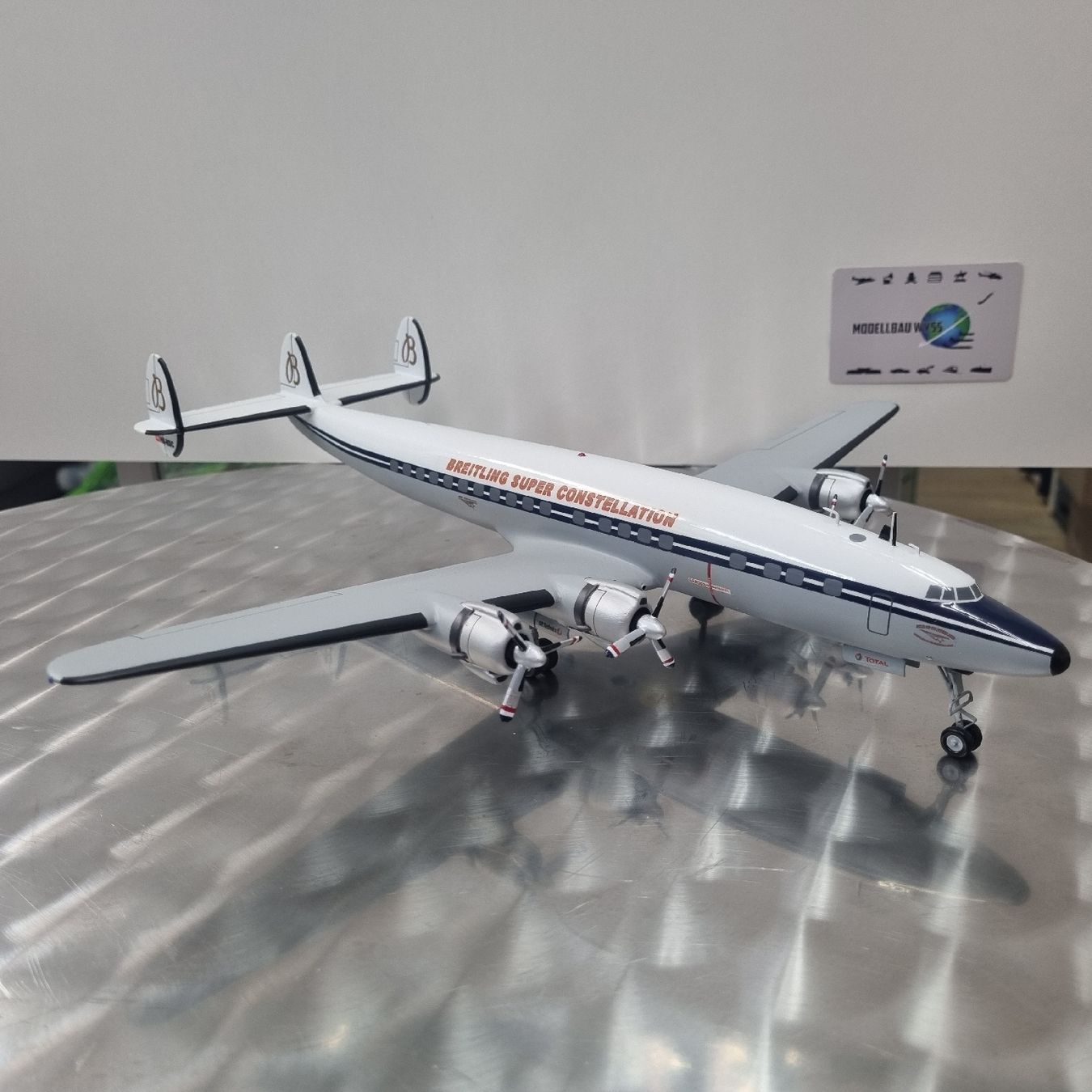 Lockheed Modellbausätze & Standmodelle: Breitling Super Constellation, Flugzeugmodell, 1:100 Holz – Neu und originalverpackt aus Männedorf von Spezial-Modelle 1