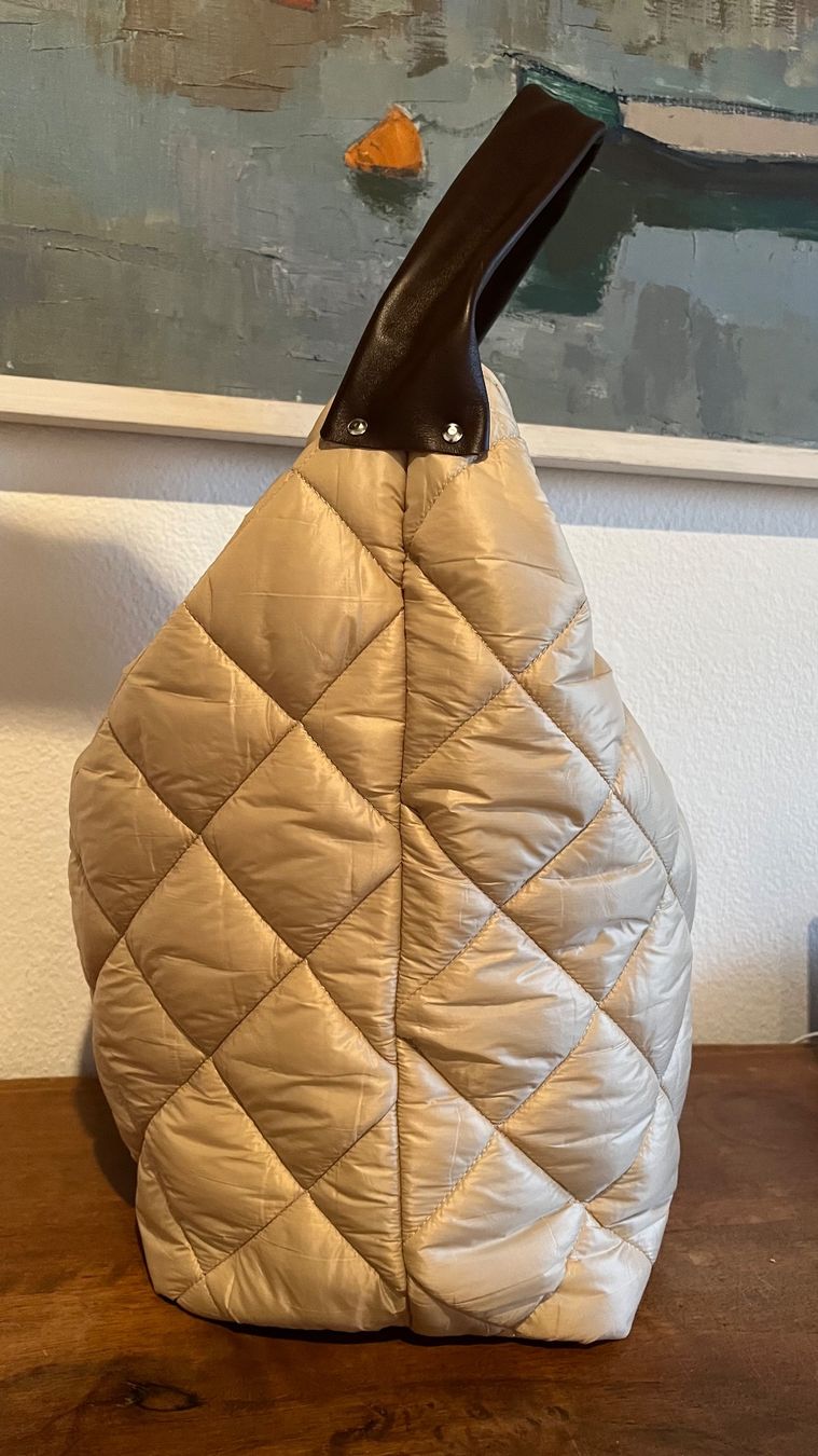 Taschen für Damen: Topmoderne wattierte Handtasche - Lederhenkel – Neu und originalverpackt aus Reinach BL von Rochriba 1