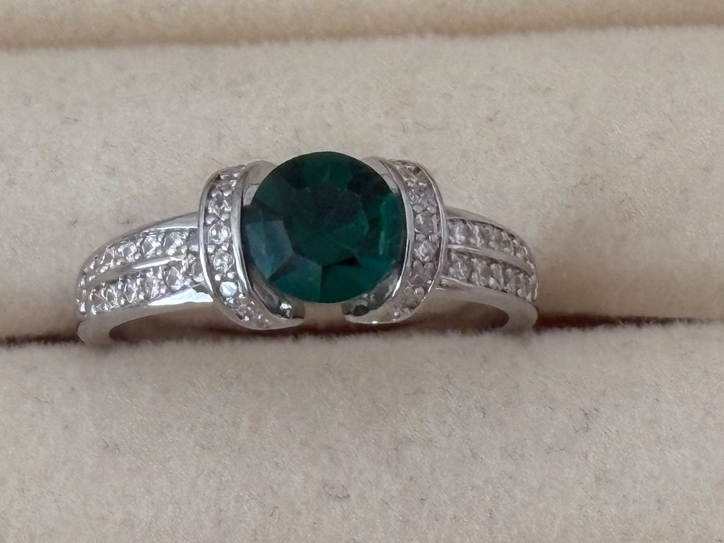 Anelli: Luxus Elegante Gr.19/9 Ring Farbe: Silber/ Grün – Nuovo (secondo la descrizione) da Biel-Bienne venduto da Roserosse13 1