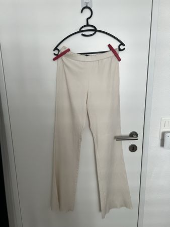 Beigefarbene, strukturierte Stoffhose mit elastischem Bund