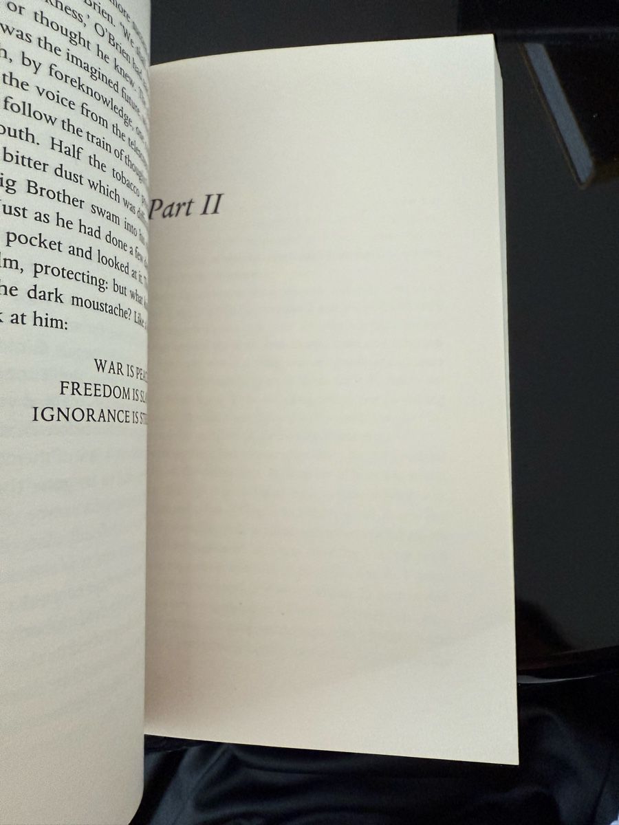 Libri: George Orwell - Nineteen Eighty-Four, Zustand sehr gut – Usato da Zürich venduto da estela22 1