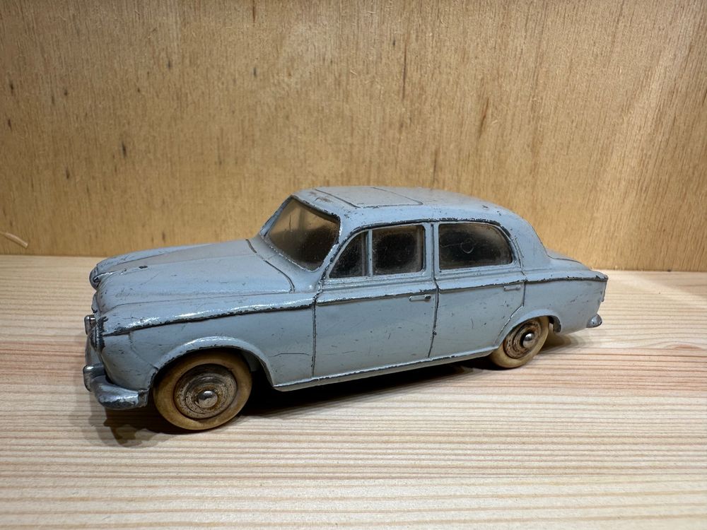 Dinky Toys 24B Peugeot 403 Noire – Miniature France 1/43 (Mint In Box)