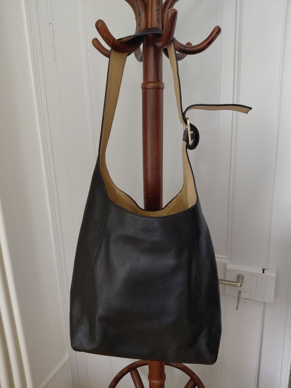 Cos Taschen für Damen: Ledertasche COS – Gebraucht aus Zürich von benski34 1