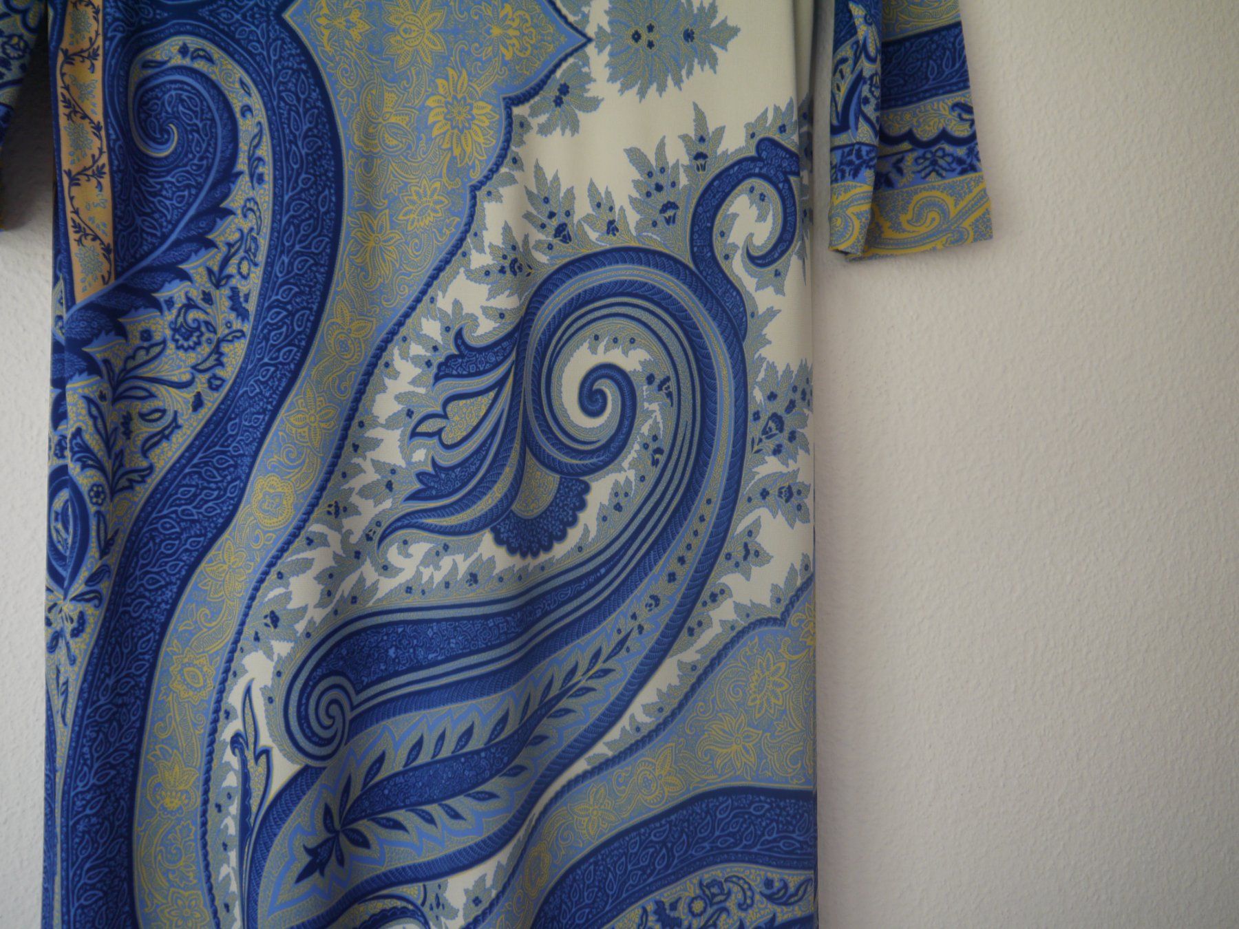 Etro Vestiti: ETRO Kleid, figurbetonend, Gr. It 42 – Usato da Hagendorn venduto da Blaf 2