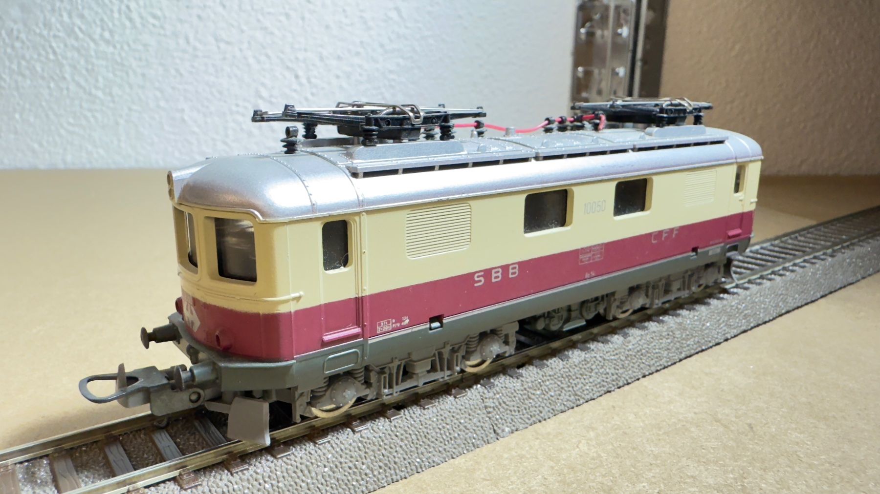Lima Modellini di ferrovie: Lima Re 4/4 10050 H0 / DC – Usato da Windlach venduto da Kelebra 3