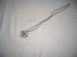 Kette mit keltischem Kreuz Anhänger silberfarben dunkelgr...