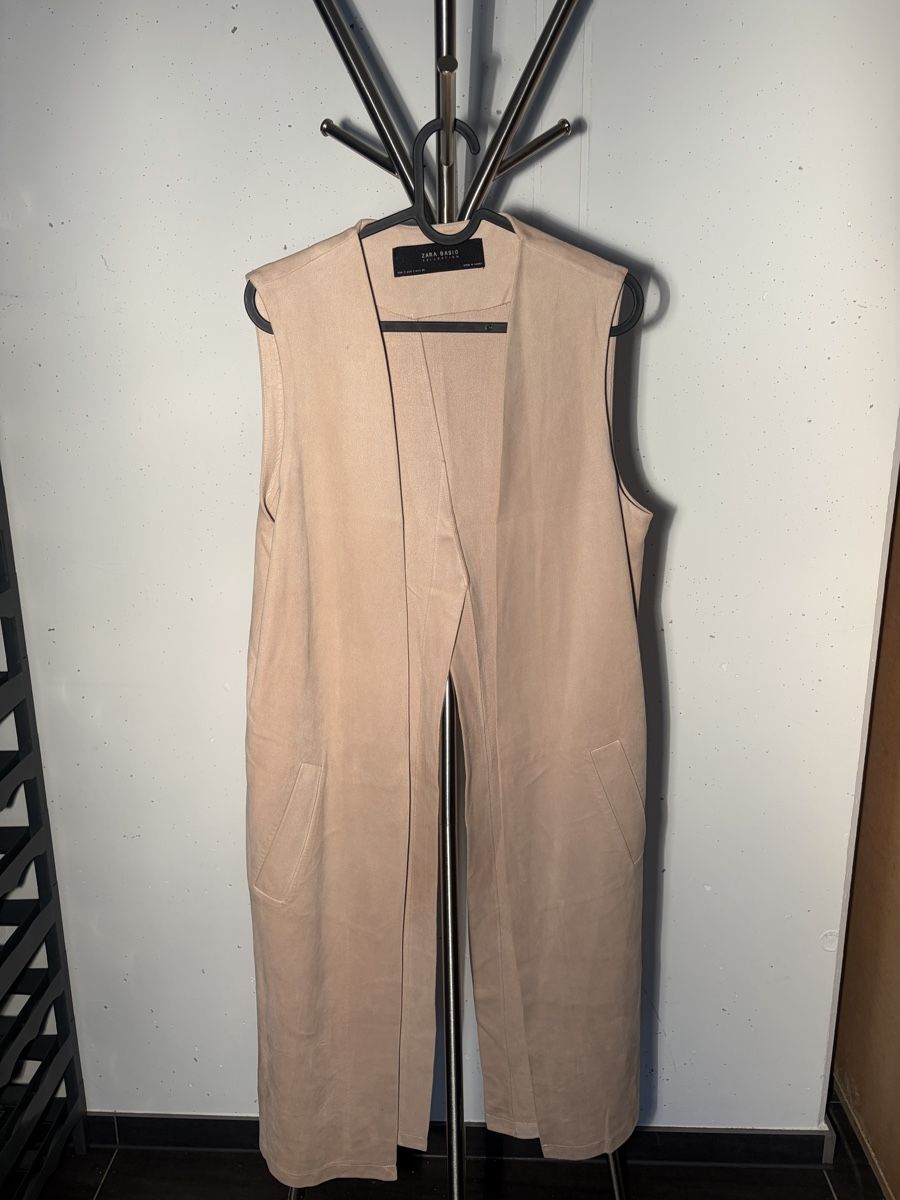 Zara Vestes: Lange Weste Zara Basic beige Grösse S  – D'occasion à Büsserach par SalebyGianni