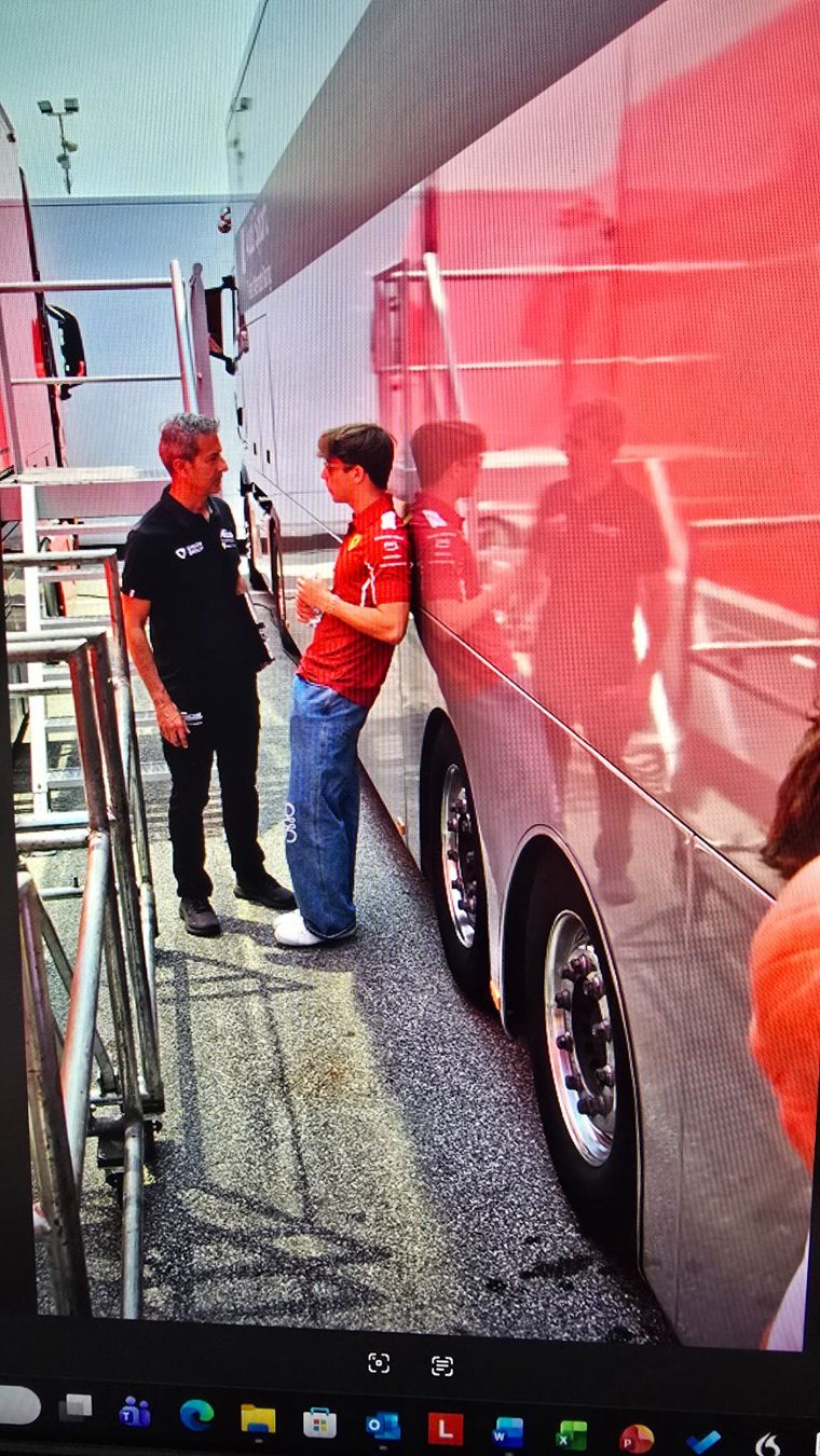 Autografi: Casquette Ferrari signée par Arthur Leclerc – Usato da St-Sulpice VD venduto da GT3RS 2