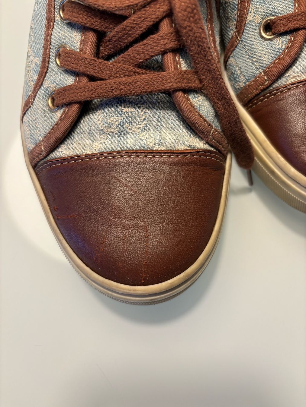 Scarpe da donna: Sneakers Gr.38,5 – Usato da Eglisau venduto da SAM240186 4