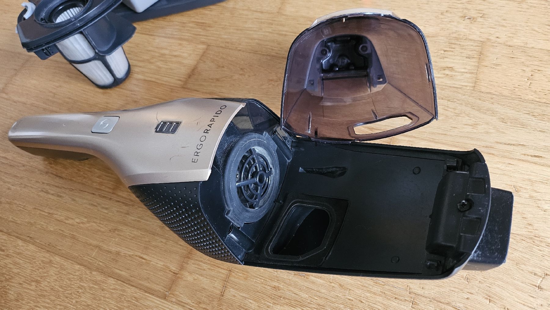 Electrolux Aspirapolveri & Accessori: Electrolux ErgoRapido 2in1, Akkusauger, 18V – Usato da Abtwil SG venduto da Dxl 5