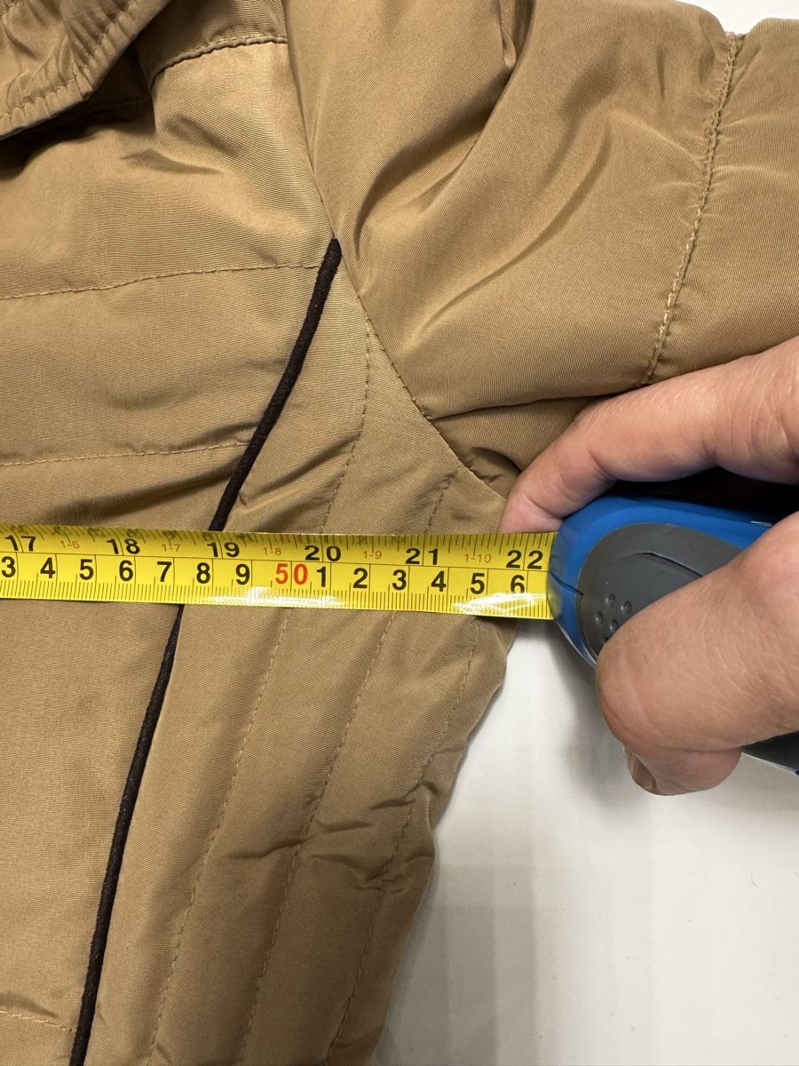 Zara Jacken: Warme Zara Basic Winterjacke mit Fellkapuze, Grösse Xl – Gebraucht aus Winterthur von EasyRS 5