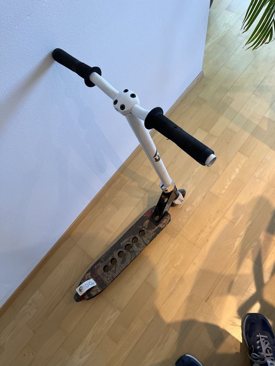 Scooter: Scooter Micro MX Trixx weiss – Usato da Zürich venduto da Rebellion76 1
