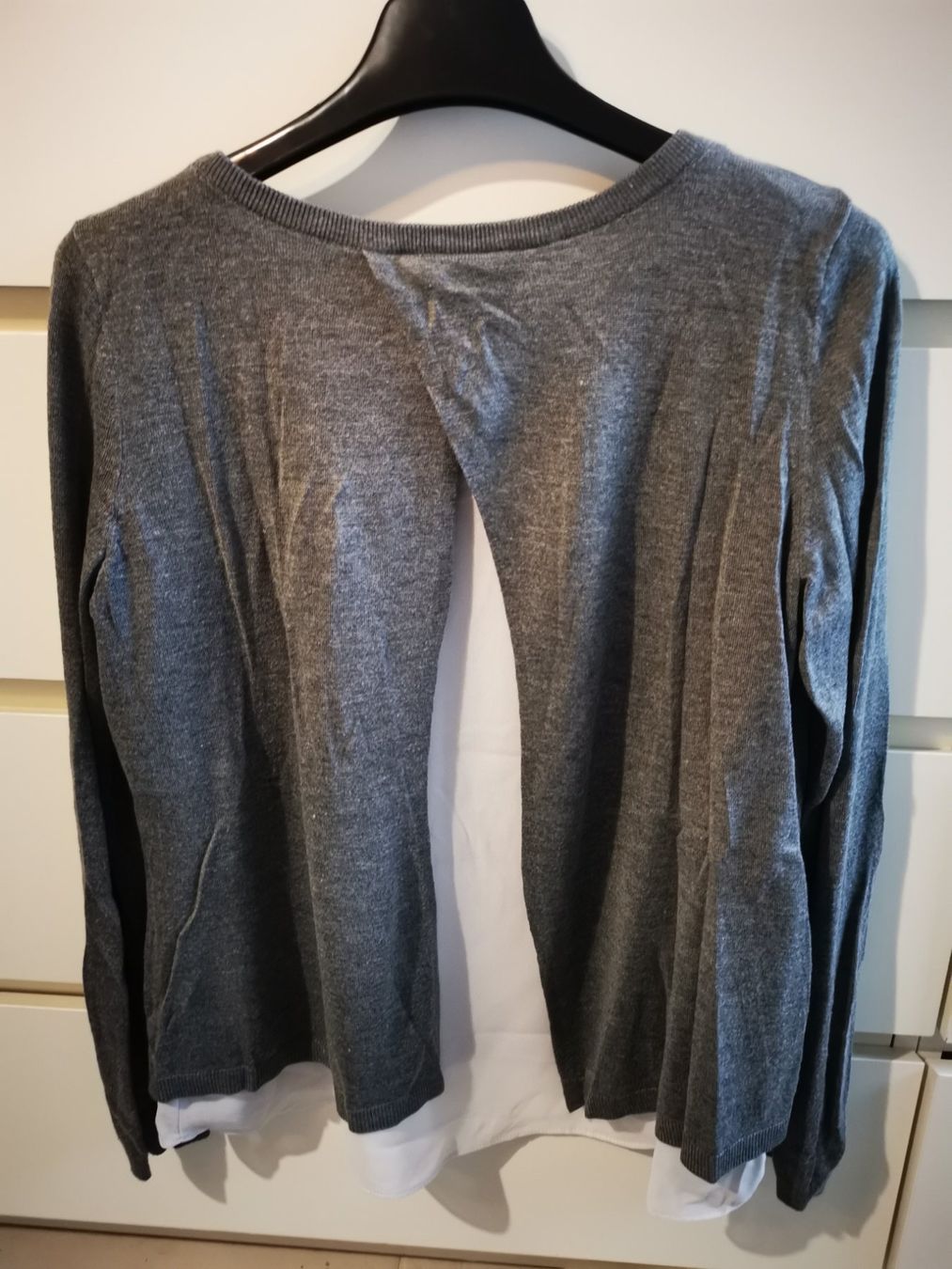 H&M Maglioni & Felpe: Hellgrauer Pullover – Usato da Teufen AR venduto da RaphaellaB 1
