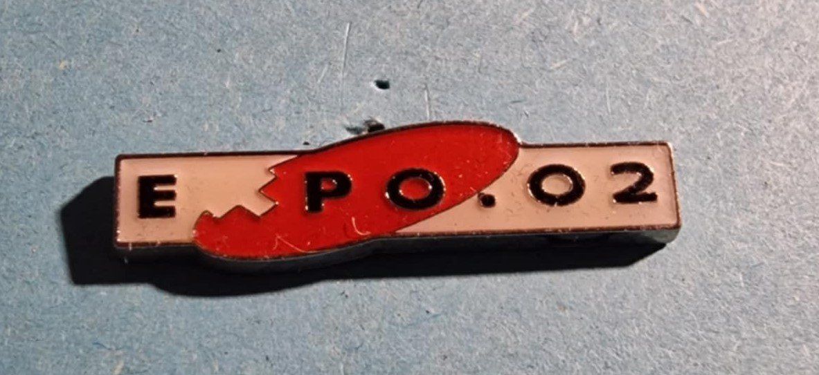 Plaketten & Abzeichen: Pin Expo 2002 – Gebraucht aus Härkingen von specialshapes