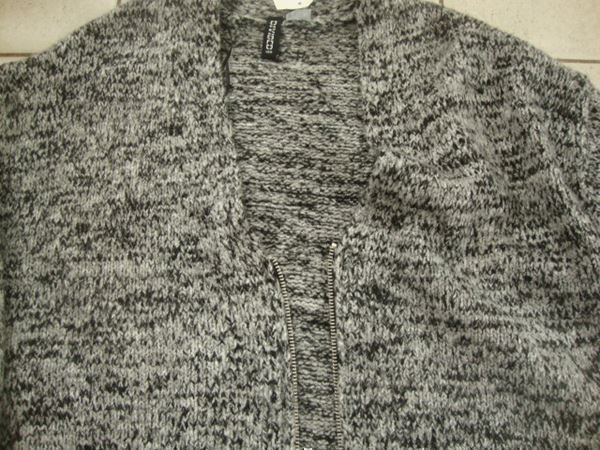 H&M Maglioni & Felpe: STRICK CARDIGAN H&M GR.S **NEU** – Nuovo (secondo la descrizione) da Rotkreuz venduto da Samballi 1