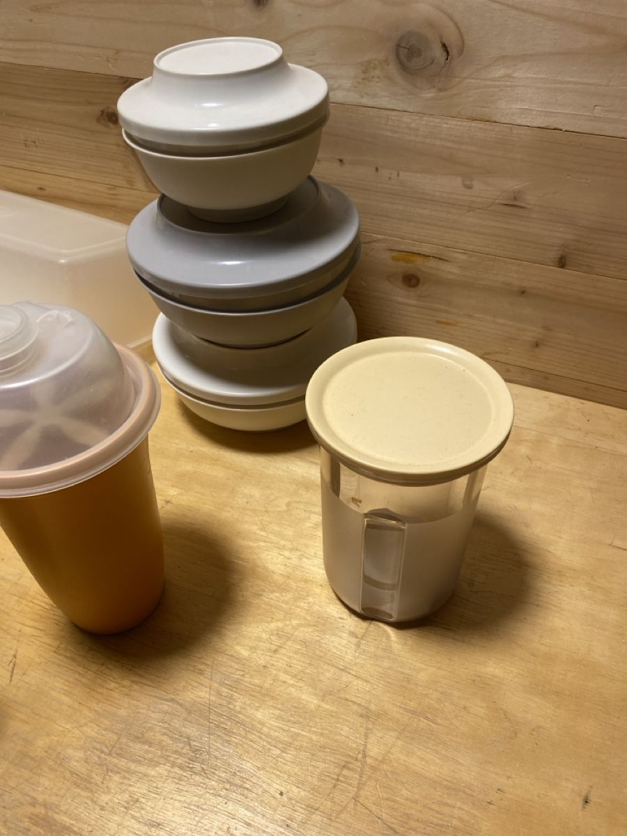 Tupperware Contenitori & Simili: Tupperware – Usato da Corcelles NE venduto da Avossouhaits 2