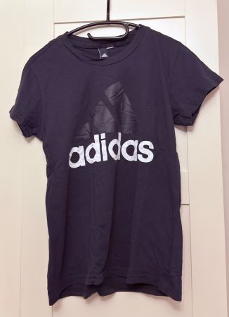 • Adidas T-Shirt •